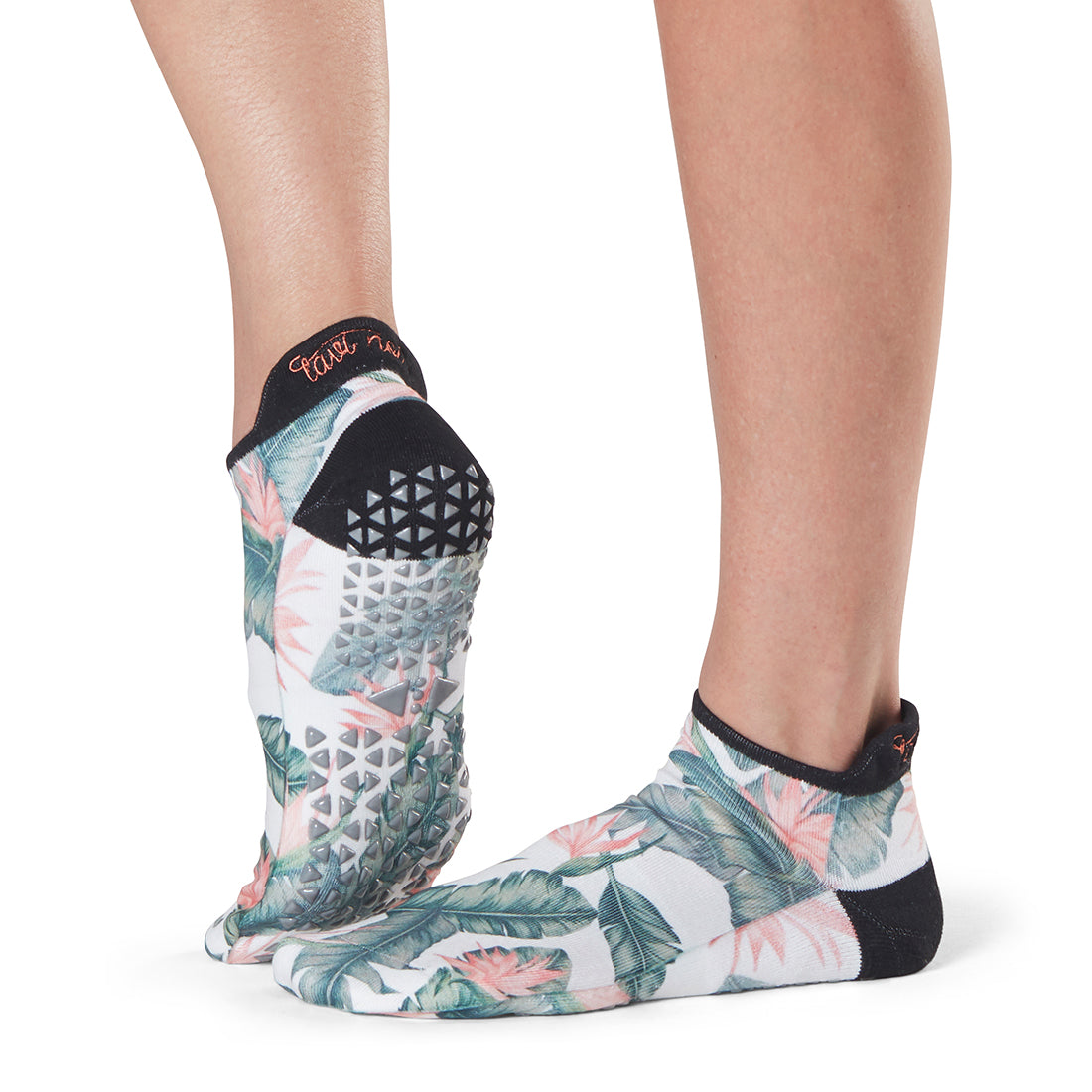 Nike yoga deals socks